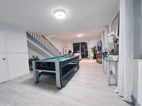 a view of entryway and hall