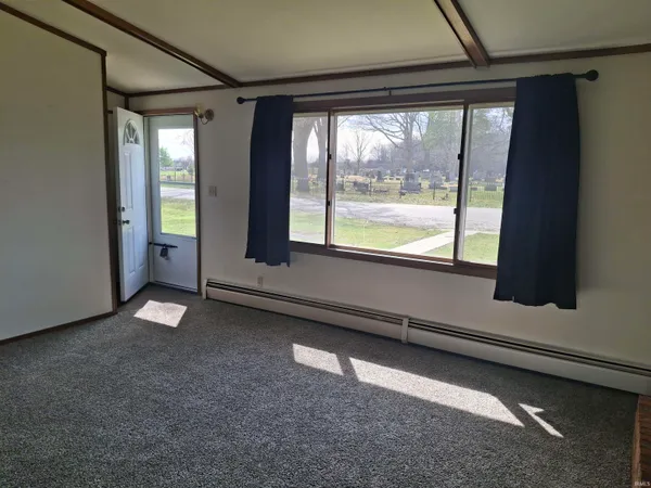 615 South Hamsher Street, Garrett, IN 46738