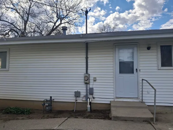 615 South Hamsher Street, Garrett, IN 46738