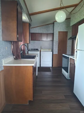 615 South Hamsher Street, Garrett, IN 46738