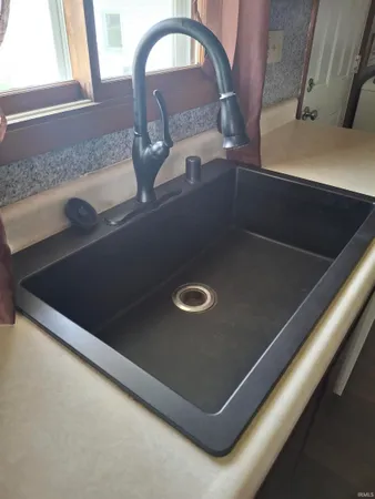 615 South Hamsher Street, Garrett, IN 46738