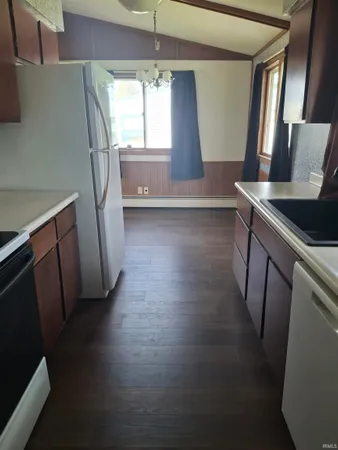 615 South Hamsher Street, Garrett, IN 46738