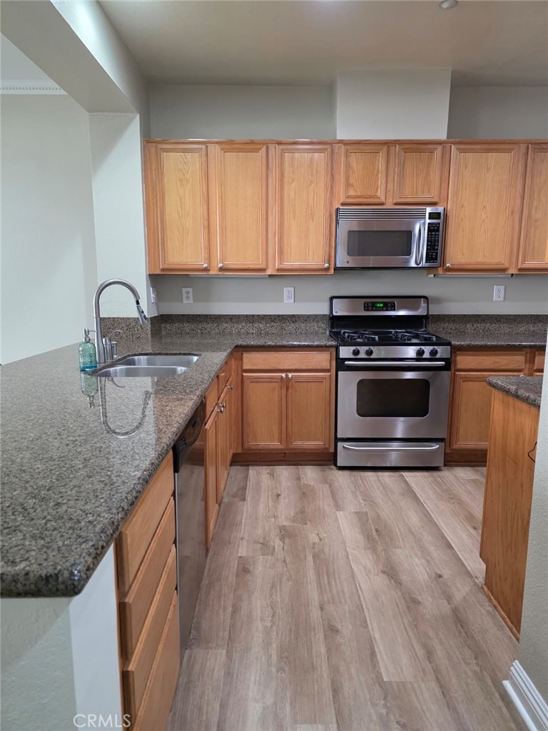 7161 East Rancho Cucamonga, CA 91739 - Photo 5 of 13 Kitchen