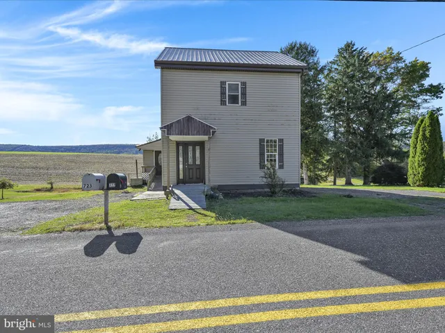 $219,000 | 722 East Mountain Road, Hegins, PA 17938