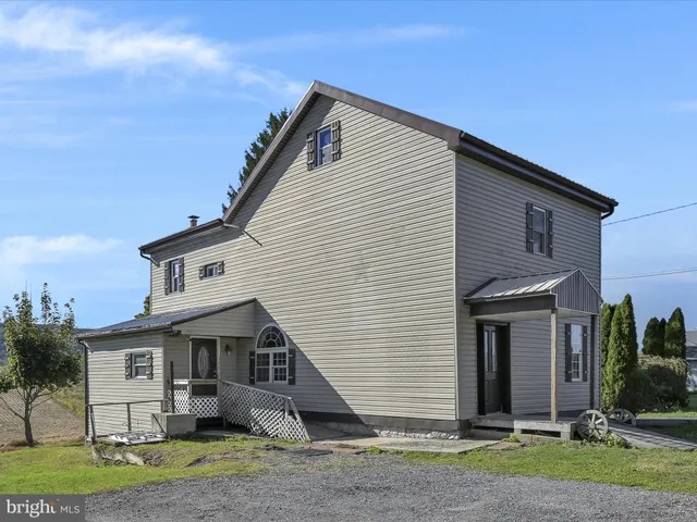 $219,000 | 722 East Mountain Road, Hegins, PA 17938