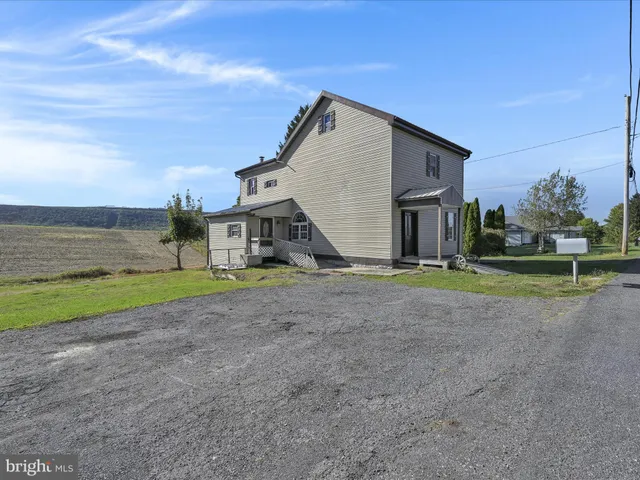 $219,000 | 722 East Mountain Road, Hegins, PA 17938
