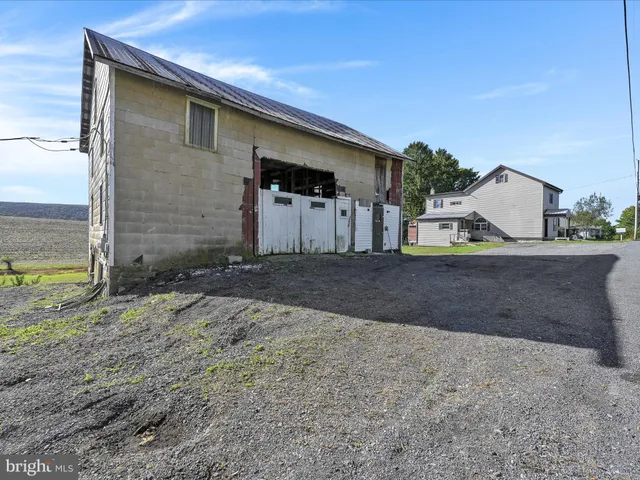 $219,000 | 722 East Mountain Road, Hegins, PA 17938