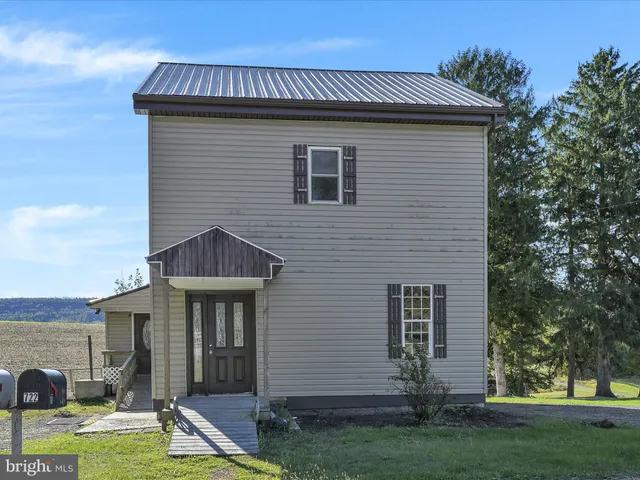 $219,000 | 722 East Mountain Road, Hegins, PA 17938