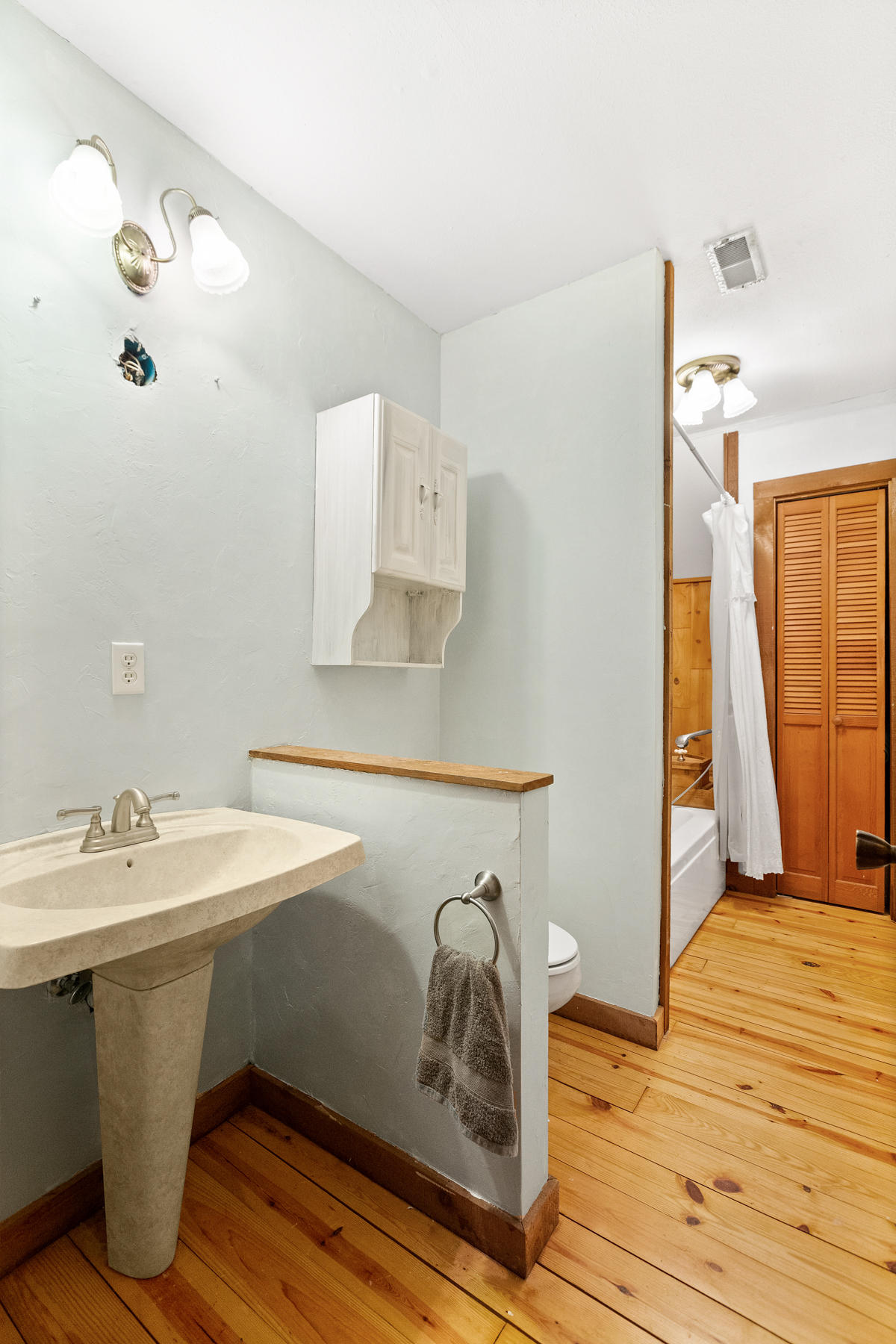 2790 Salem Valley Road Ringgold, GA 30736 - Photo 25 of 43 Bathroom