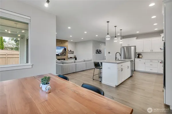 $899,990 | 6106 232nd Avenue East, Buckley, WA 98321