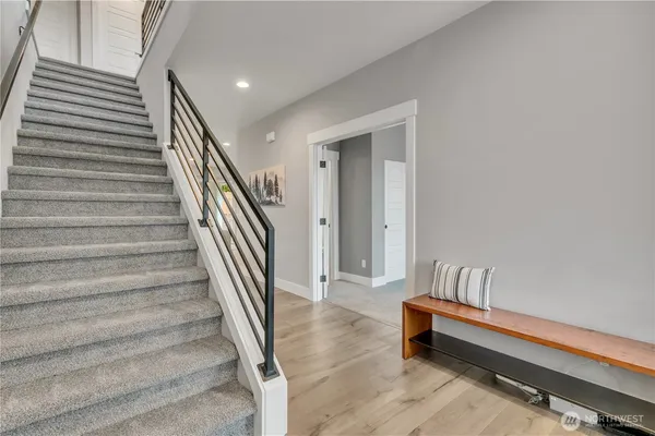 $899,990 | 6106 232nd Avenue East, Buckley, WA 98321