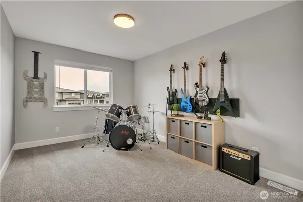 $899,990 | 6106 232nd Avenue East, Buckley, WA 98321