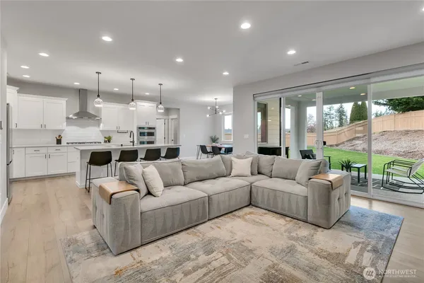 $899,990 | 6106 232nd Avenue East, Buckley, WA 98321