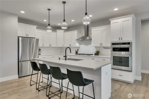 $899,990 | 6106 232nd Avenue East, Buckley, WA 98321