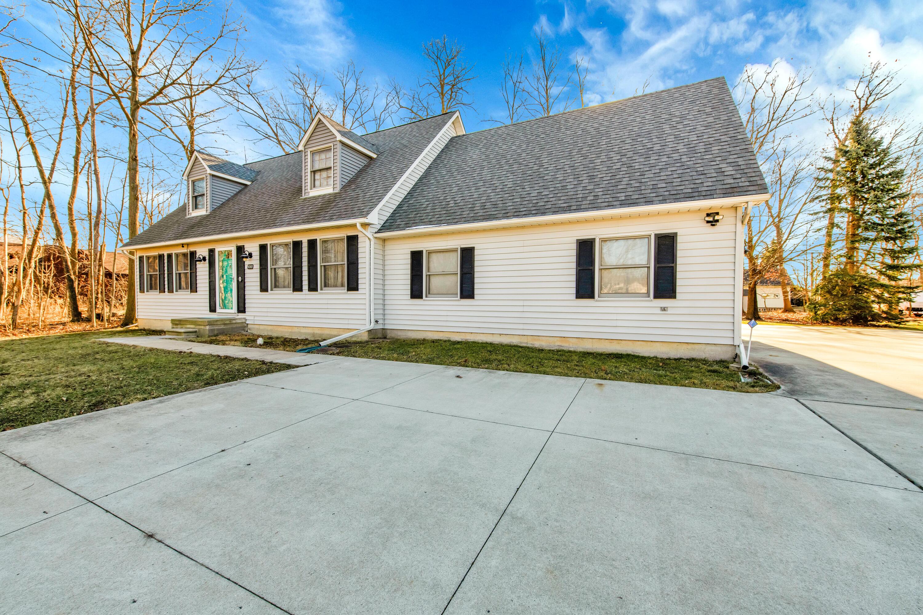 9205 Lake Road Grosse Ile, MI 48138 - Photo 28 of 42 9205 Lake Road - HD Drone Photography_26