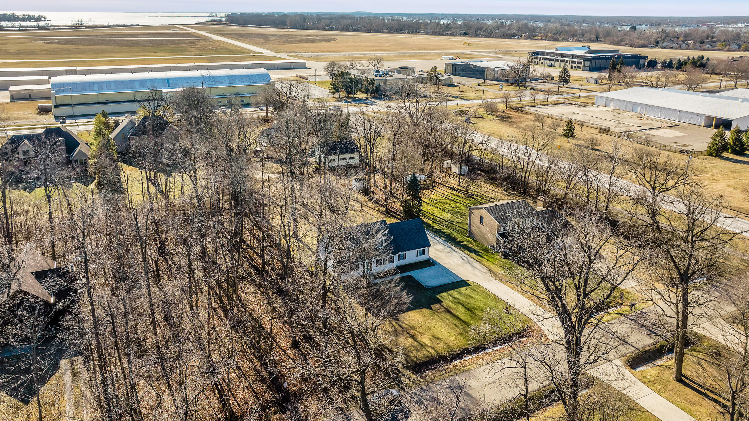 9205 Lake Road Grosse Ile, MI 48138 - Photo 38 of 42 9205 Lake Road - HD Drone Photography_38