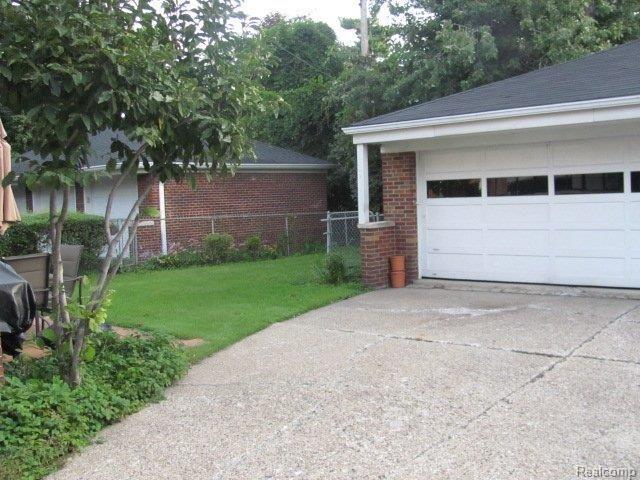 752 Harcourt Road Grosse Pointe, MI 48230 - Photo 4 of 6 916027
