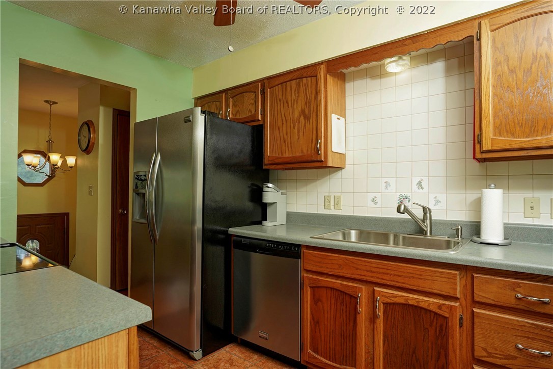 195 Hedrick Road Scott Depot, WV 25560 - Photo 9 of 29 Gallery Image 9