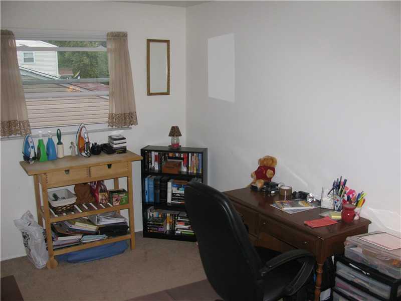 152 Parkedge Road Green Tree, PA 15220 - Photo 12 of 24 Bedroom.