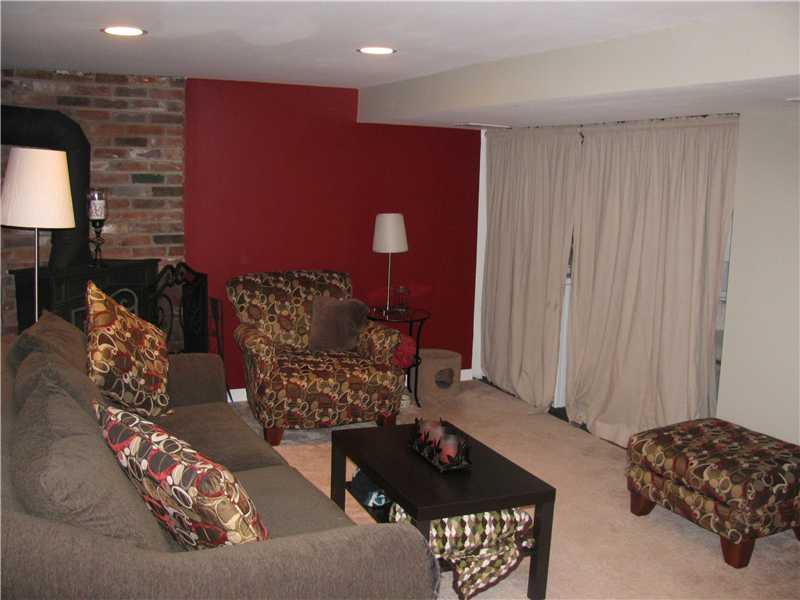 152 Parkedge Road Green Tree, PA 15220 - Photo 14 of 24 Family Room.