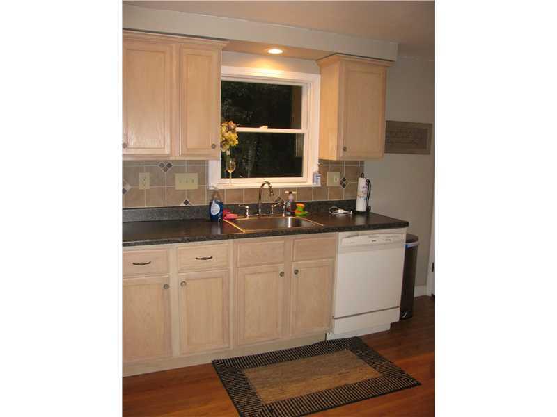 152 Parkedge Road Green Tree, PA 15220 - Photo 4 of 24 Kitchen.