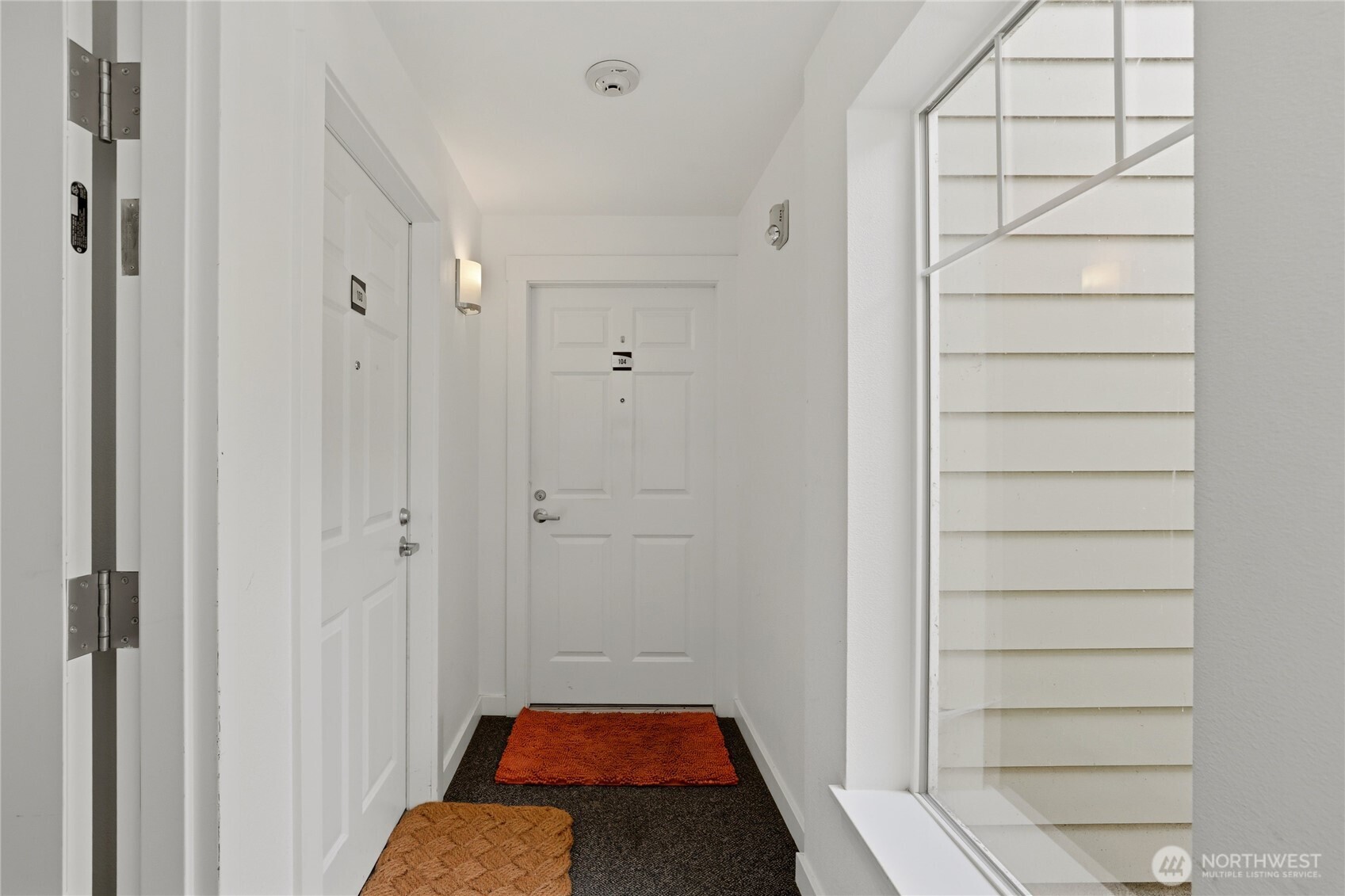 823 Davis Place South, Unit 104 Seattle, WA 98144 - Photo 4 of 23