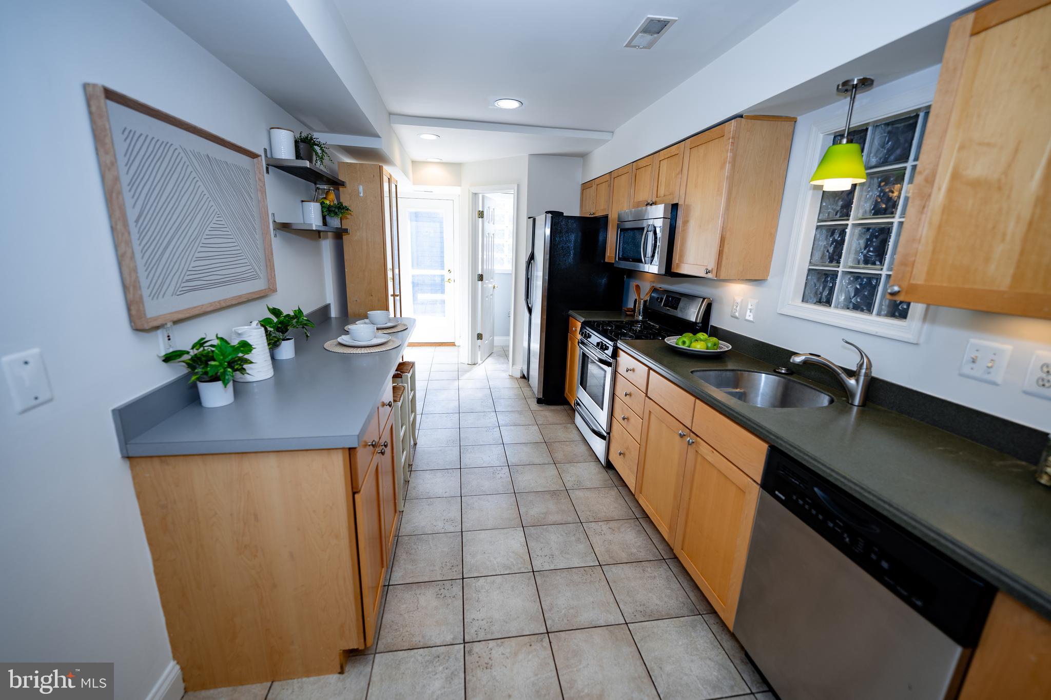 1229 Riverside Avenue Baltimore, MD 21230 - Photo 22 of 81