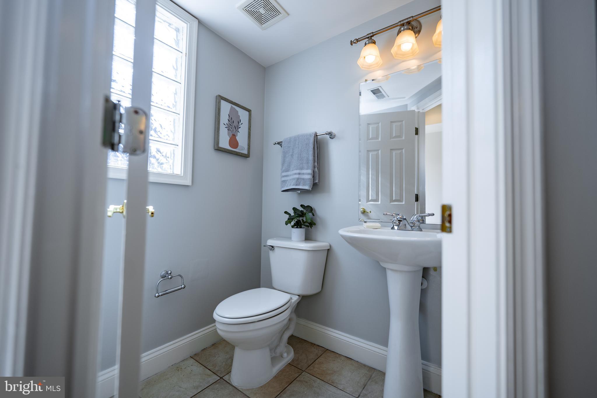 1229 Riverside Avenue Baltimore, MD 21230 - Photo 24 of 81