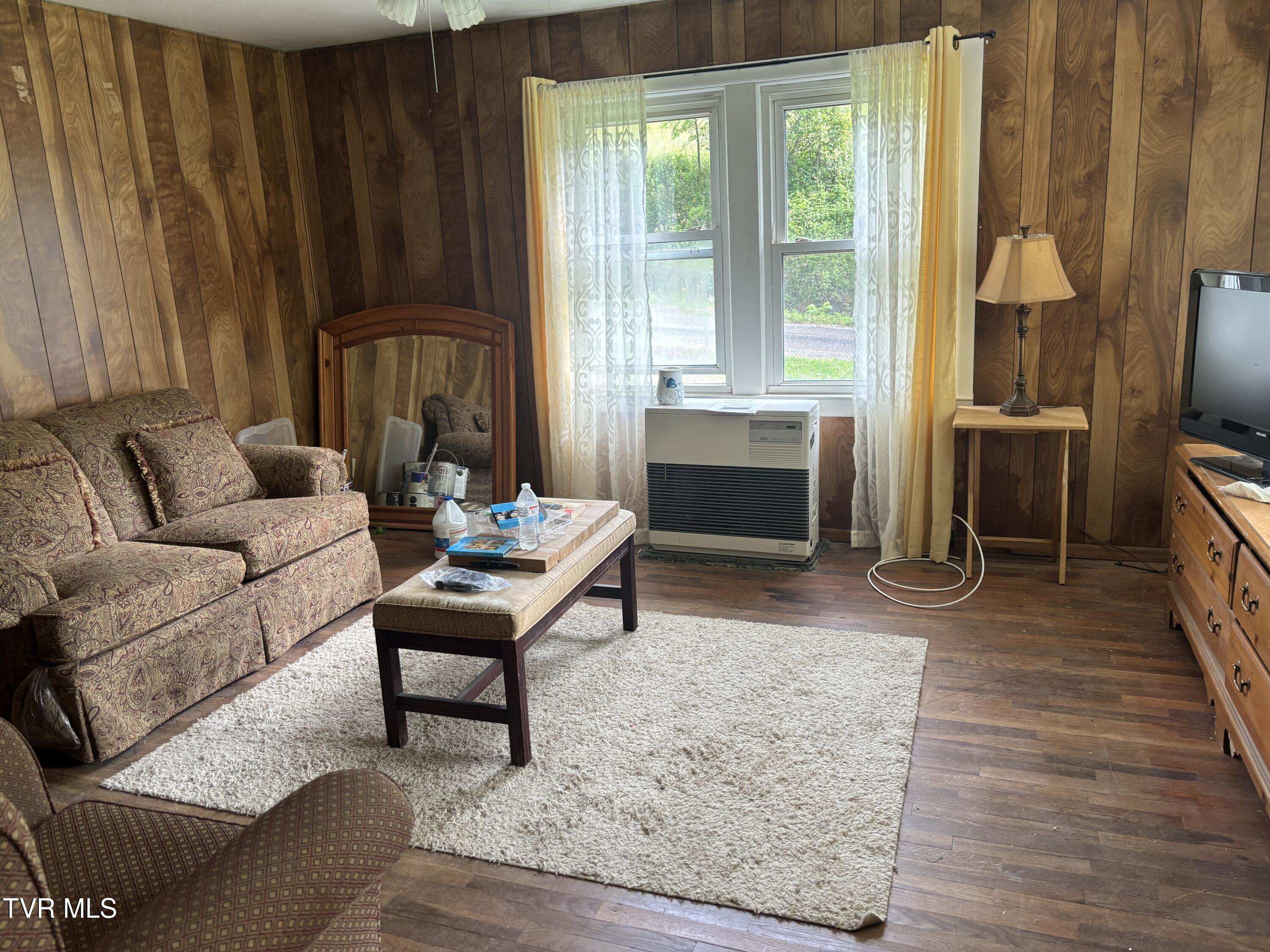 141 Canter Road Trade, TN 37691 - Photo 6 of 10 IMG_5503