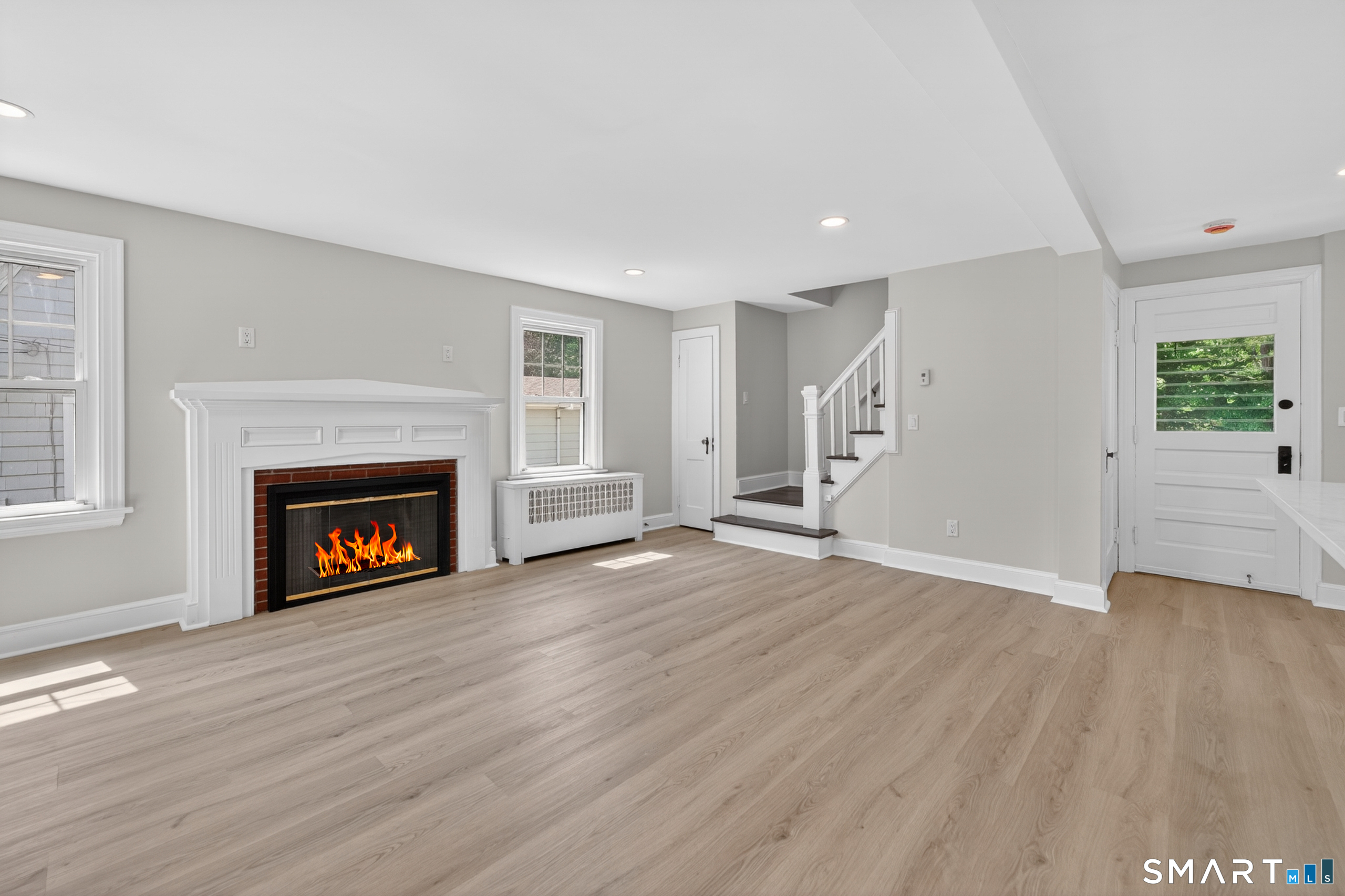 55 Woodlawn Road New London, CT 06320 - Photo 8 of 36