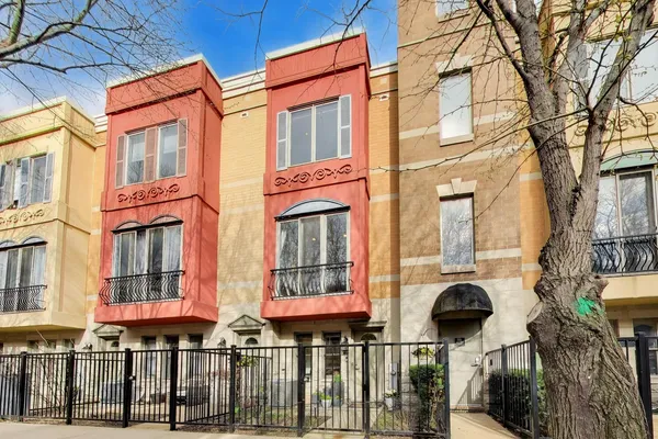 $874,900 | 511 North Peoria Street, Chicago, IL 60642