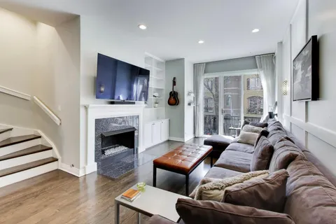 $874,900 | 511 North Peoria Street, Chicago, IL 60642