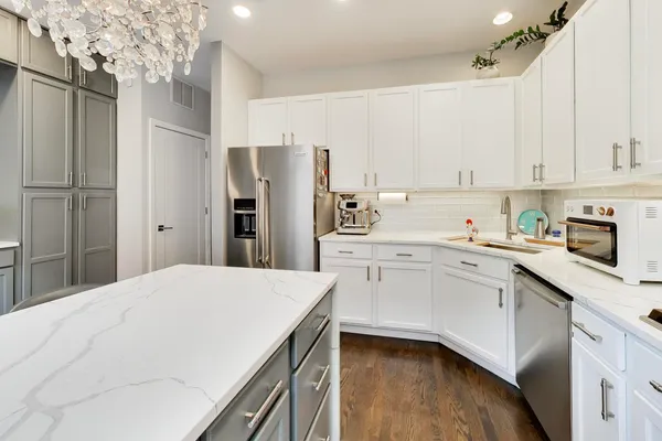 $874,900 | 511 North Peoria Street, Chicago, IL 60642