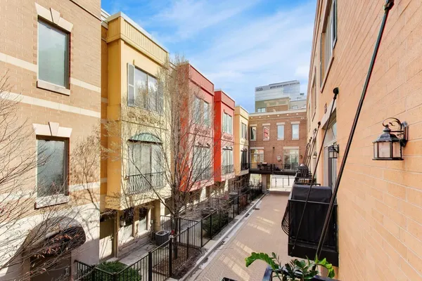 $874,900 | 511 North Peoria Street, Chicago, IL 60642