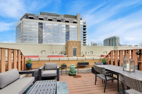 $874,900 | 511 North Peoria Street, Chicago, IL 60642