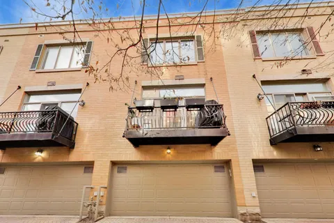 $874,900 | 511 North Peoria Street, Chicago, IL 60642