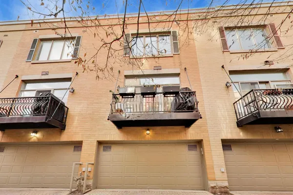 $874,900 | 511 North Peoria Street, Chicago, IL 60642