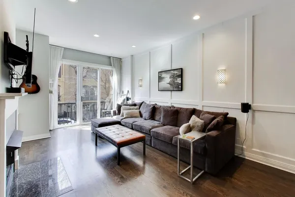 $874,900 | 511 North Peoria Street, Chicago, IL 60642