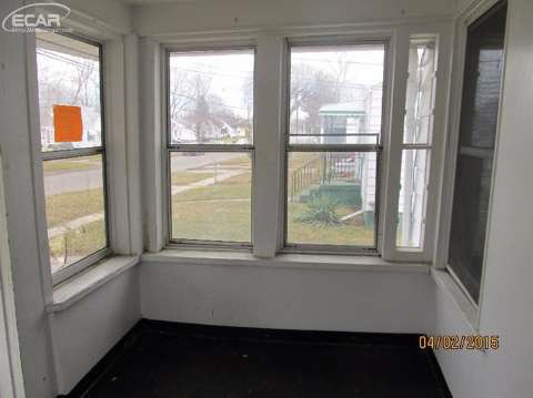 4428 Pengelly Road Flint, MI 48507 - Photo 8 of 26 20434292-7.JPG