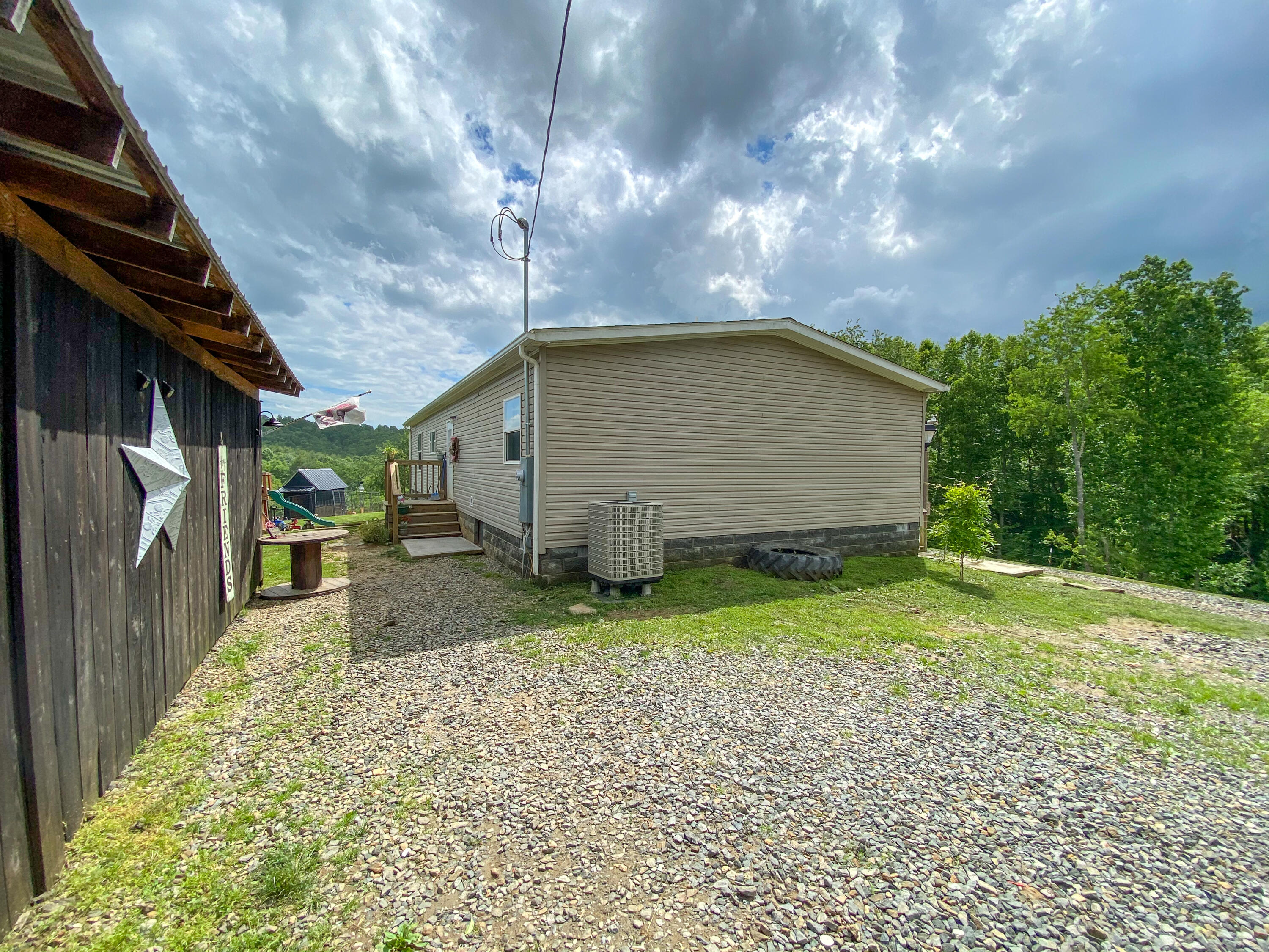 348 Hall Hollow Road Northeast Floyd, VA 24091 - Photo 3 of 34 3