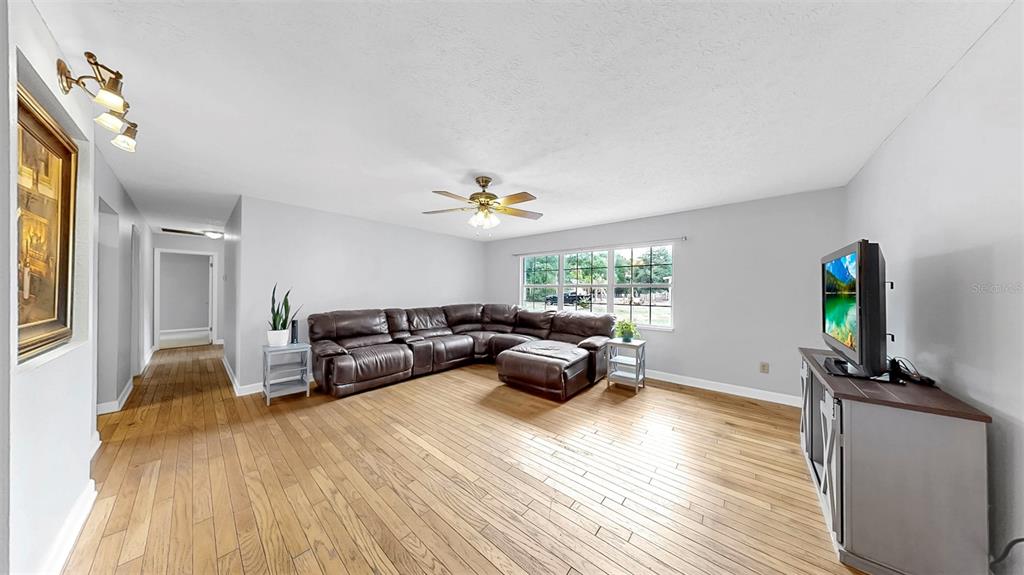 1641 Thompson Road Lithia, FL 33547 - Photo 15 of 64 Gallery Image 15