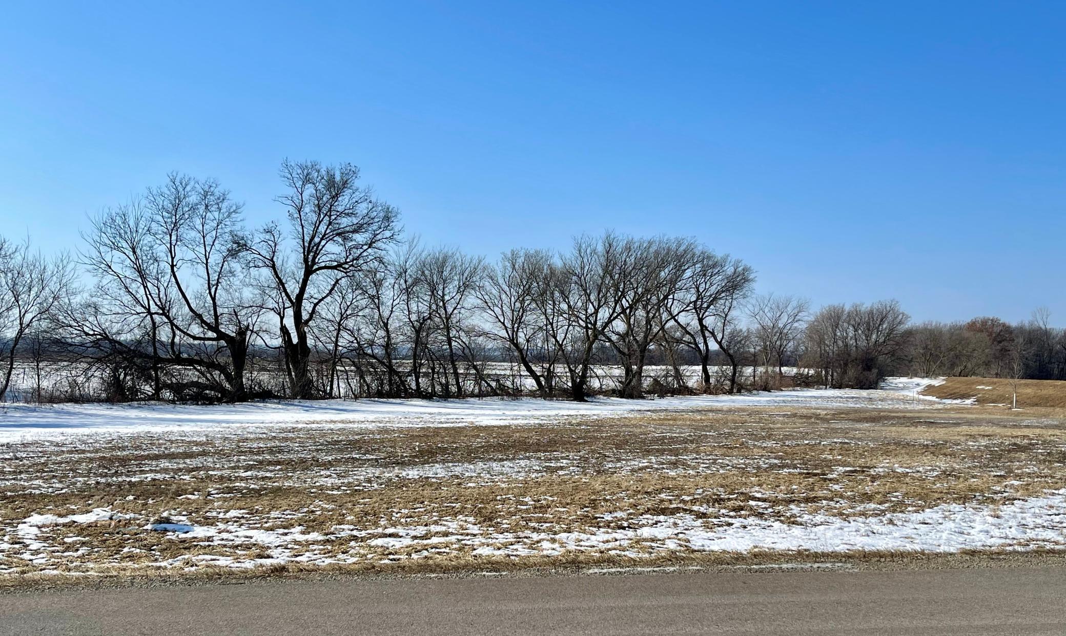 2961 Glenwood Road Southwest Rochester, MN 55902 - Photo 2 of 5