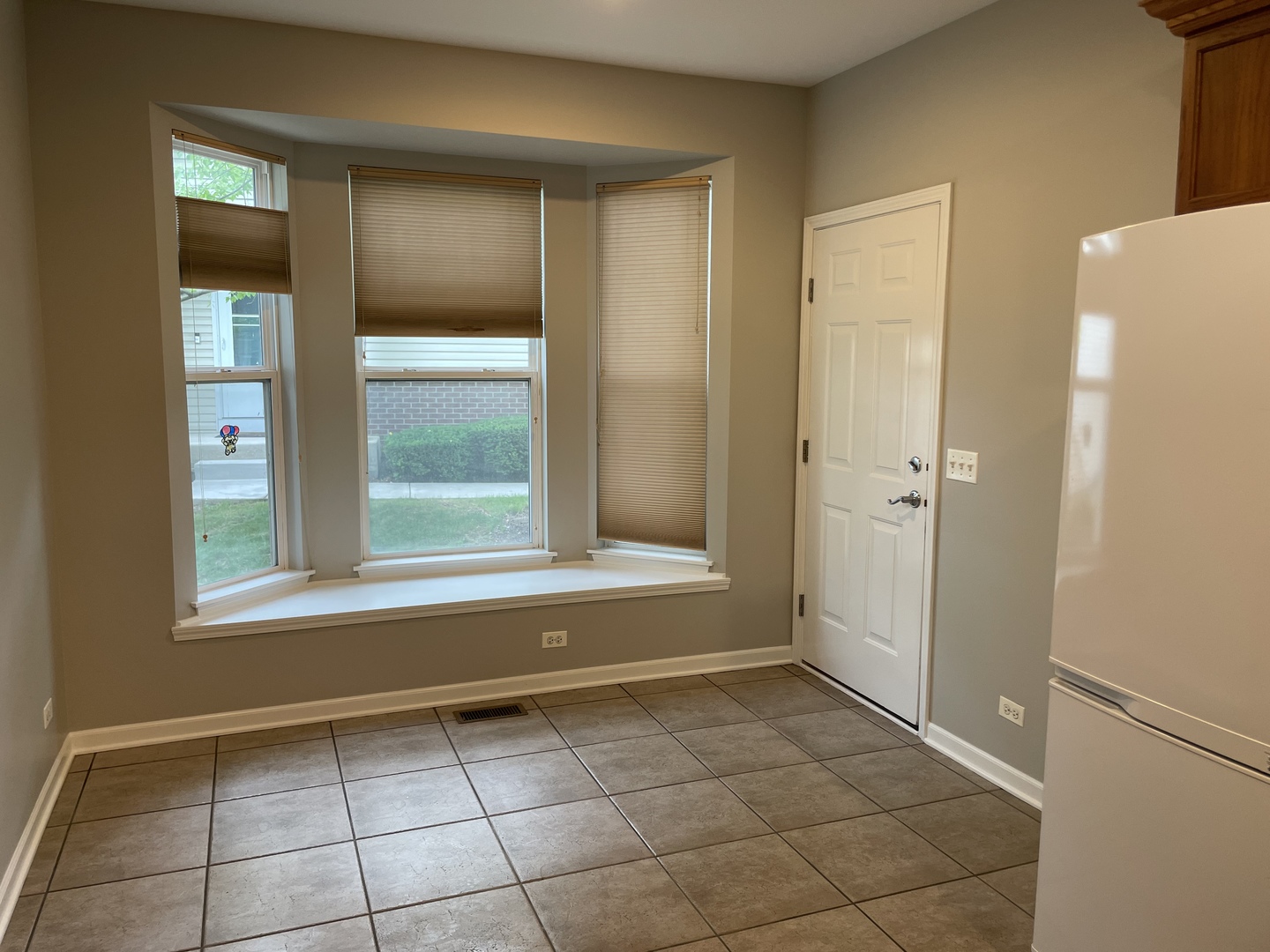 325 Ridge Road North Aurora, IL 60542 - Photo 12 of 30