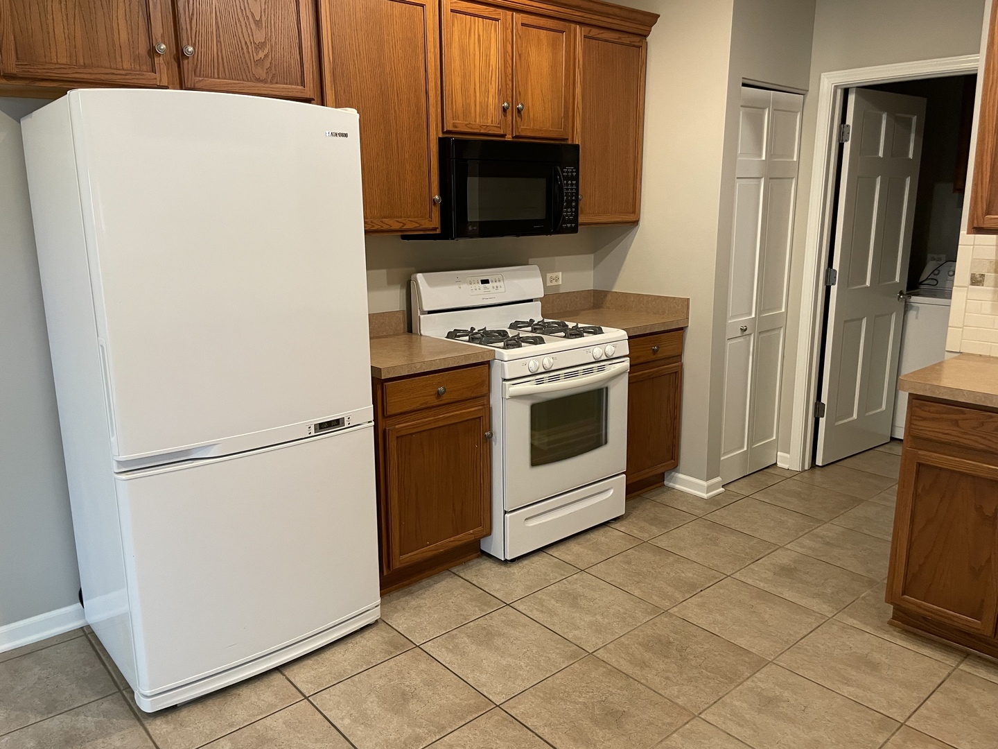 325 Ridge Road North Aurora, IL 60542 - Photo 15 of 30
