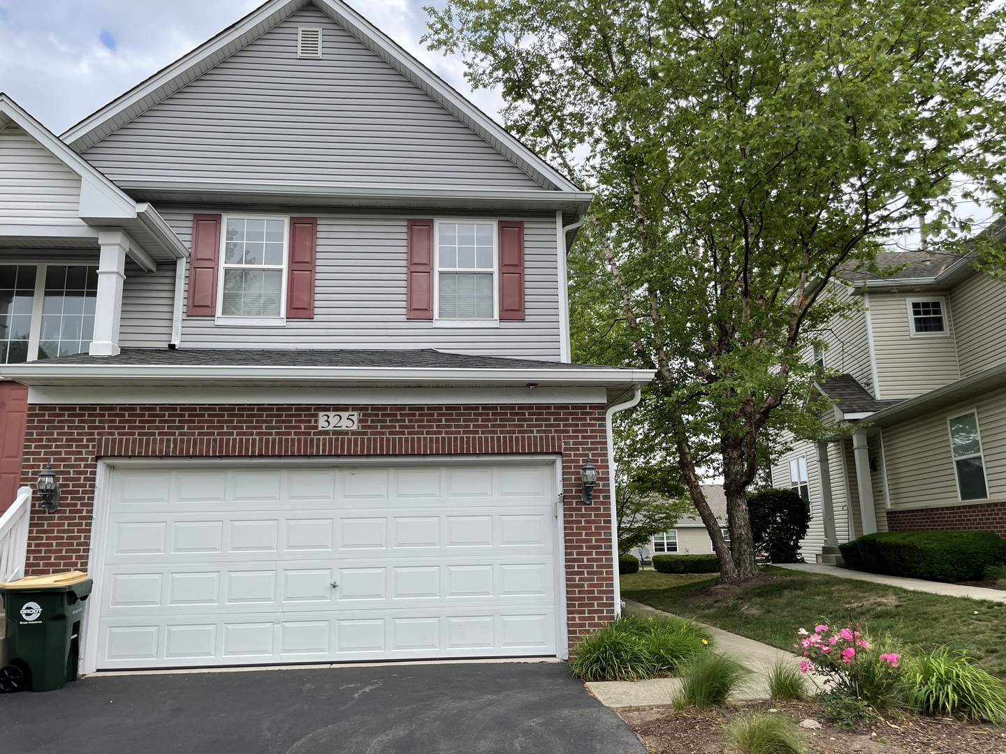 325 Ridge Road North Aurora, IL 60542 - Photo 4 of 30