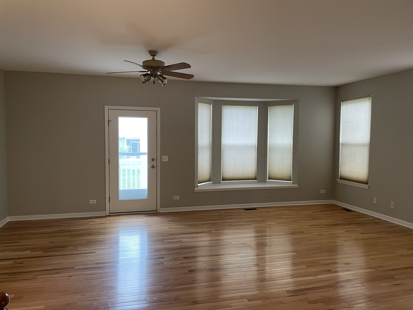325 Ridge Road North Aurora, IL 60542 - Photo 7 of 30