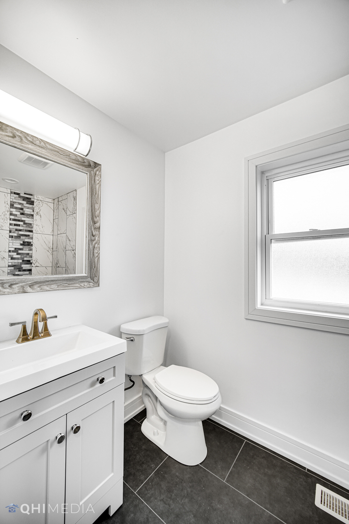 3609 West Marquette Road Chicago, IL 60629 - Photo 12 of 20 Gallery Image 12