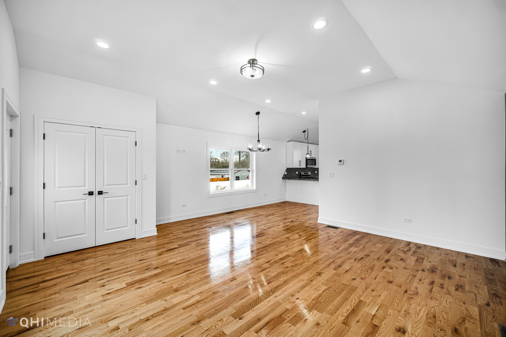 3609 West Marquette Road Chicago, IL 60629 - Photo 5 of 20 Gallery Image 5