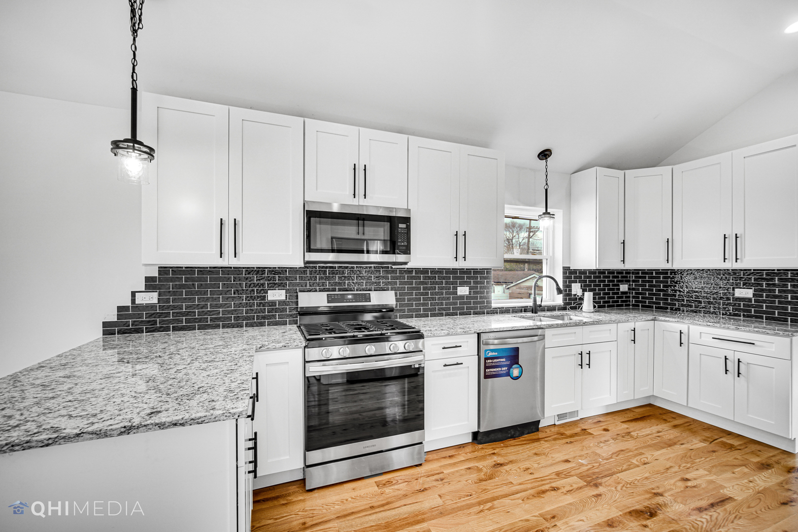 3609 West Marquette Road Chicago, IL 60629 - Photo 7 of 20 Gallery Image 7