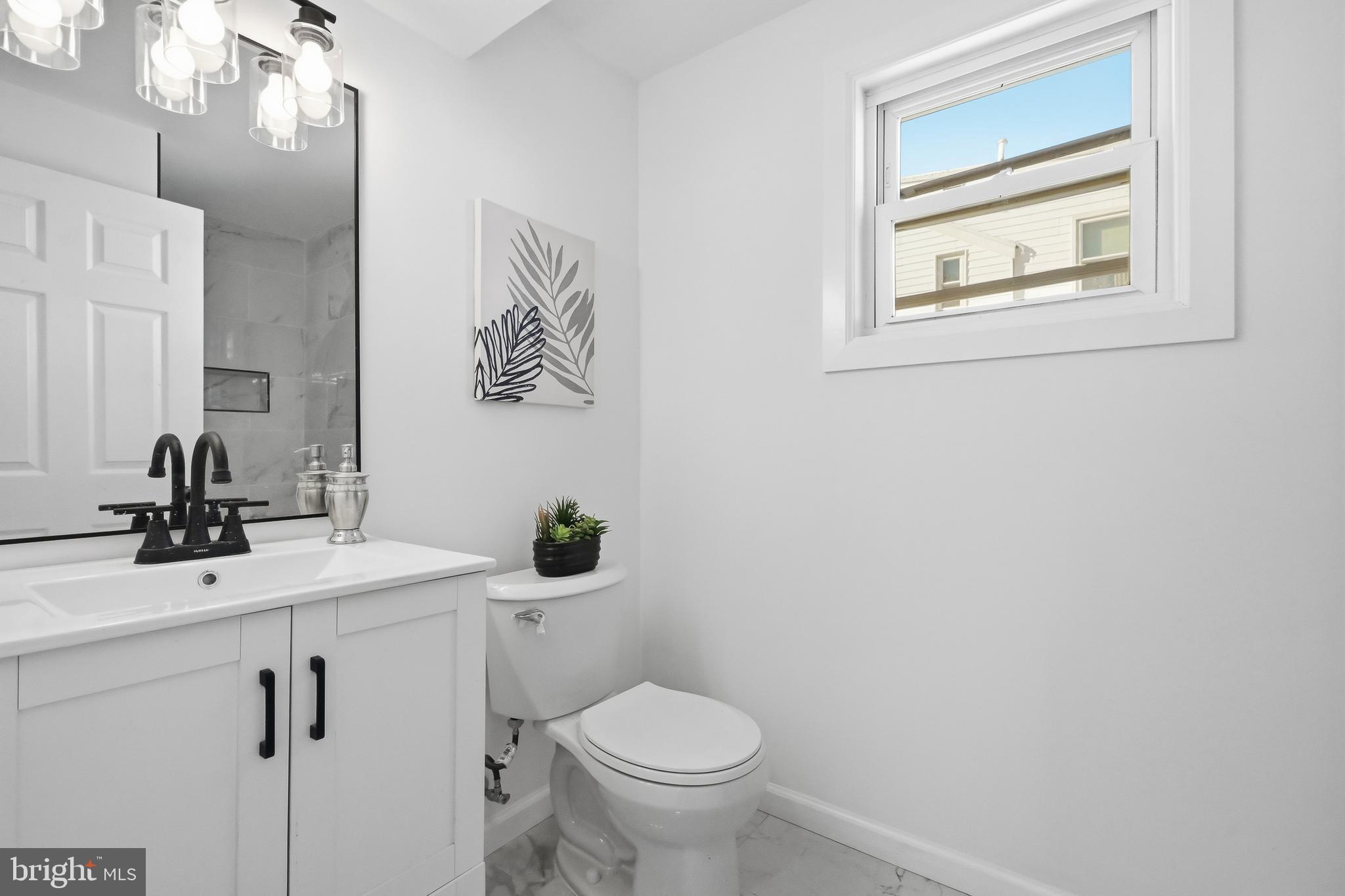 2323 Mole Road Secane, PA 19018 - Photo 5 of 25